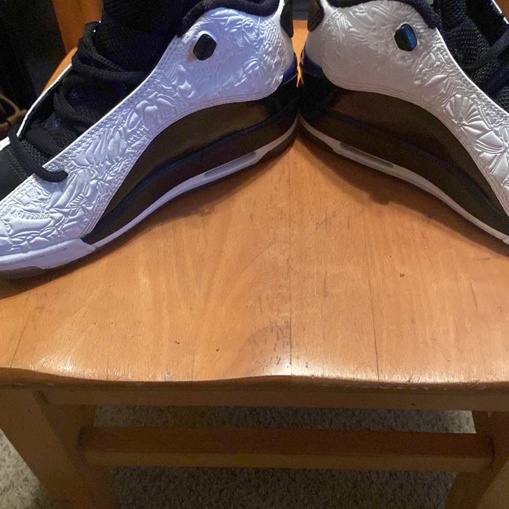 Jordan DubZero White/Concord Big Kids Sz 4.5 Great Condition - Picture 3 of 7